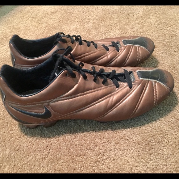 classic nike soccer cleats